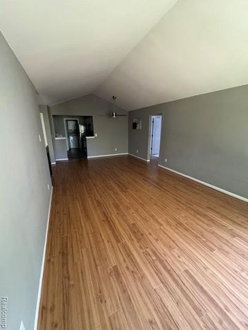 56543 Scotland Boulevard, Utica, MI 48316