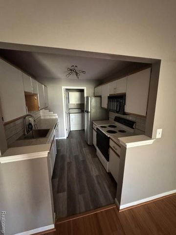 56543 Scotland Boulevard, Utica, MI 48316