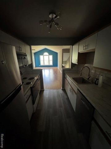 56543 Scotland Boulevard, Utica, MI 48316