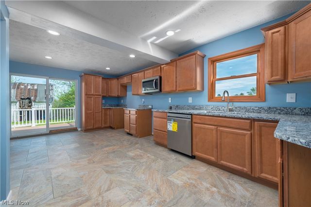 145 State Road, Hinckley, OH 44233