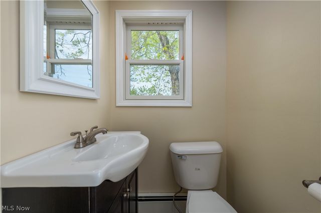 145 State Road, Hinckley, OH 44233