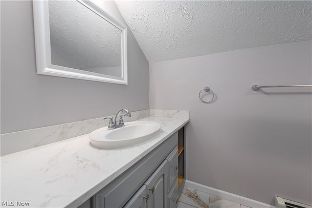 145 State Road, Hinckley, OH 44233