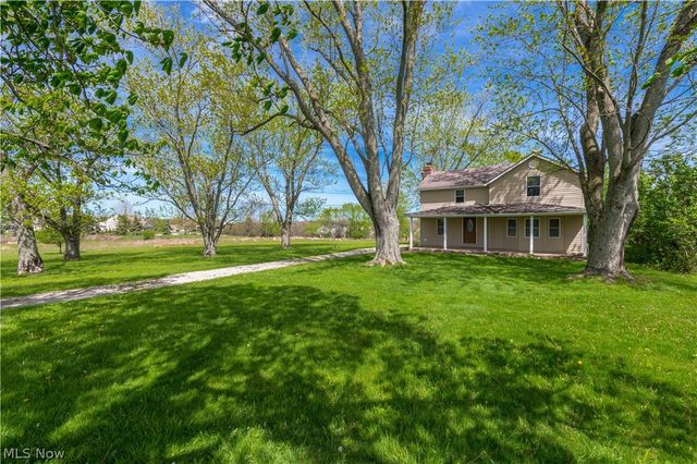 145 State Road, Hinckley, OH 44233