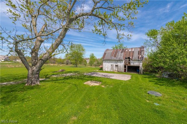 145 State Road, Hinckley, OH 44233