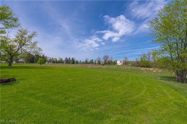 145 State Road, Hinckley, OH 44233