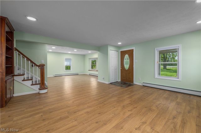 145 State Road, Hinckley, OH 44233