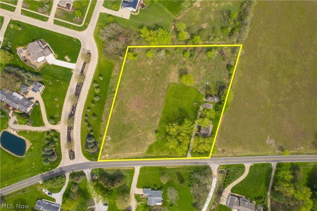 145 State Road, Hinckley, OH 44233