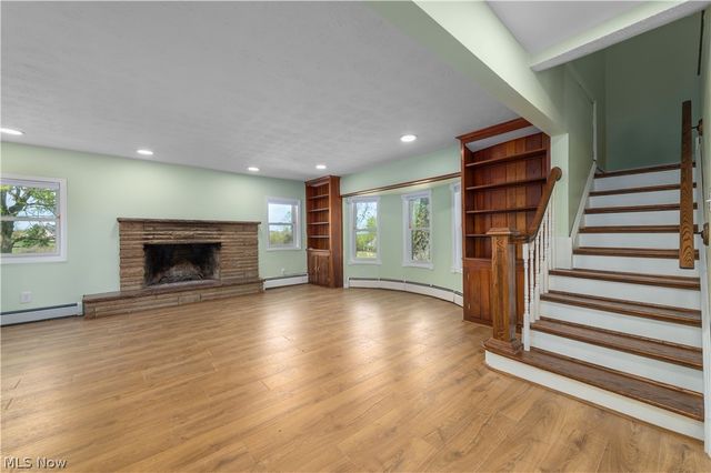 145 State Road, Hinckley, OH 44233