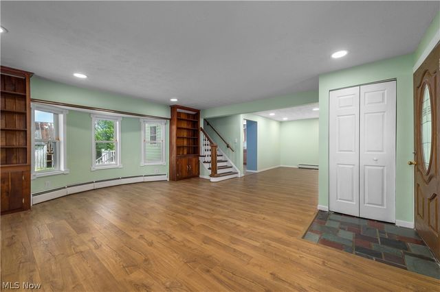 145 State Road, Hinckley, OH 44233