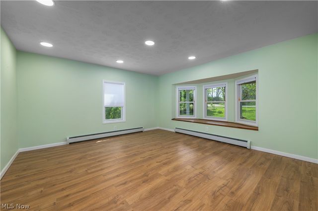 145 State Road, Hinckley, OH 44233