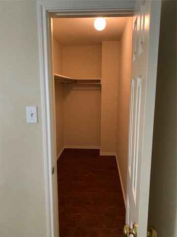 904 Valleybrook Drive, Lewisville, TX 75067