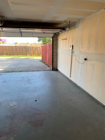 904 Valleybrook Drive, Lewisville, TX 75067