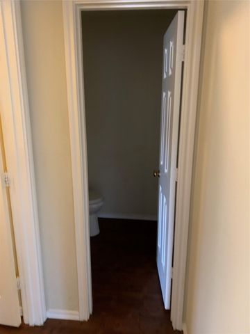 904 Valleybrook Drive, Lewisville, TX 75067