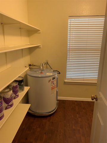 904 Valleybrook Drive, Lewisville, TX 75067