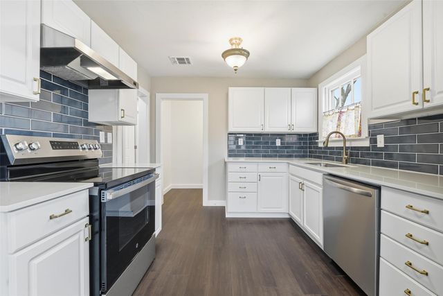 702 N Church Street, Decatur, TX 76234