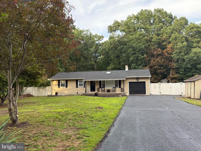 18 PENNSYLVANIA AVE, Dorothy, NJ 08317