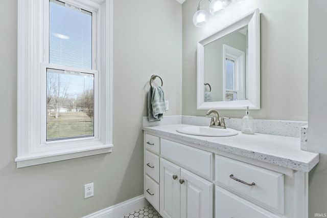 711 Wakefield Circle, Kendallville, IN 46755