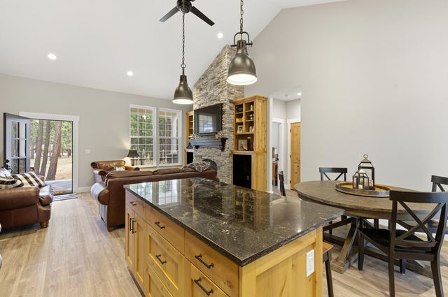 51795 Pine Loop Drive, La Pine, OR 97739