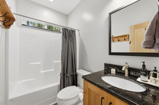 51795 Pine Loop Drive, La Pine, OR 97739