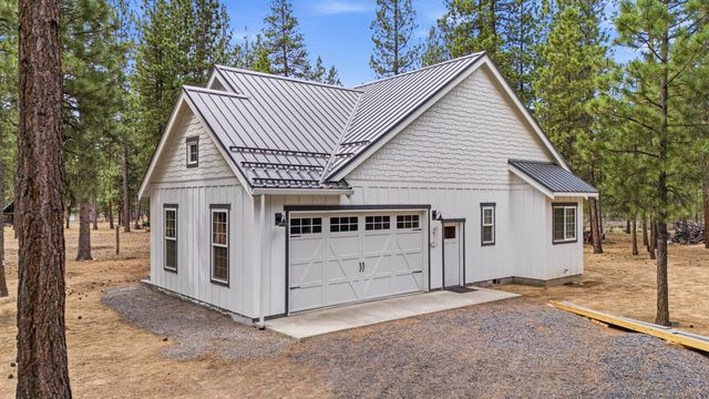 51795 Pine Loop Drive, La Pine, OR 97739
