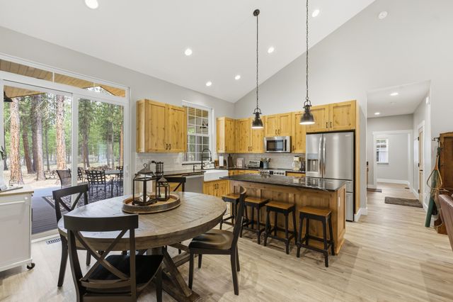 51795 Pine Loop Drive, La Pine, OR 97739