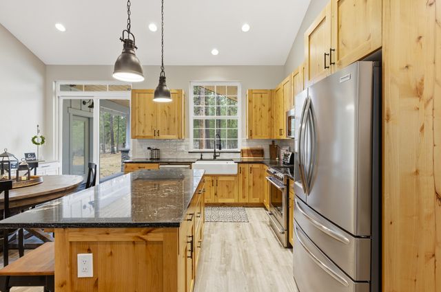 51795 Pine Loop Drive, La Pine, OR 97739