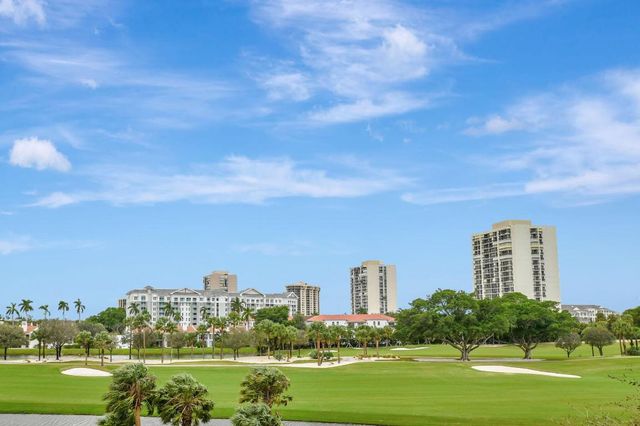 1900 Consulate Place 206, West Palm Beach, FL 33401