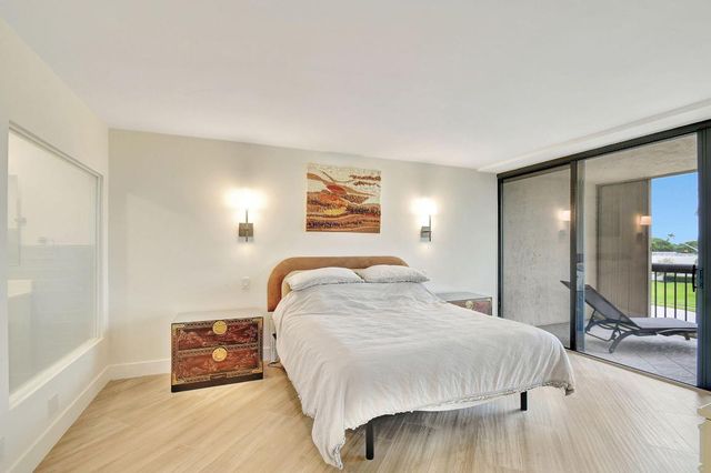 1900 Consulate Place 206, West Palm Beach, FL 33401