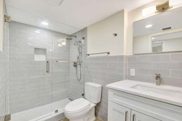 1900 Consulate Place 206, West Palm Beach, FL 33401