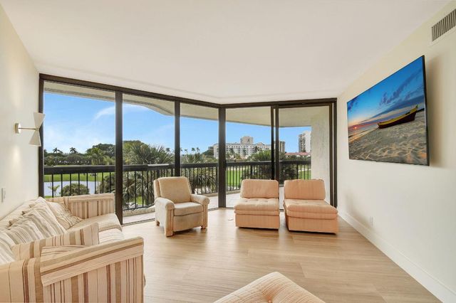 1900 Consulate Place 206, West Palm Beach, FL 33401