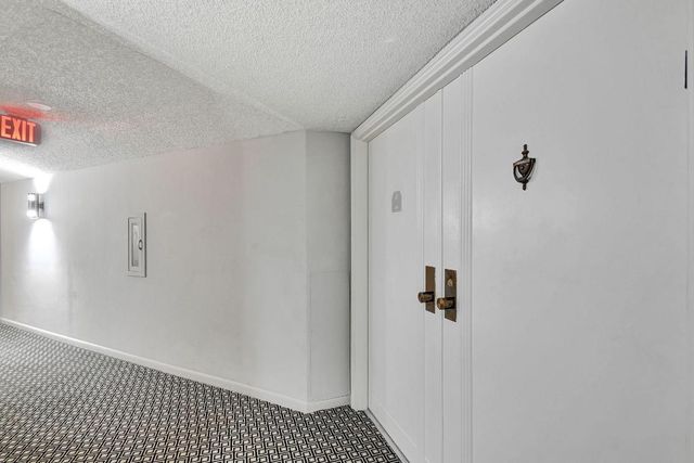 1900 Consulate Place 206, West Palm Beach, FL 33401