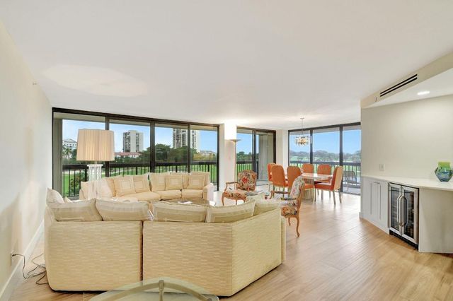 1900 Consulate Place 206, West Palm Beach, FL 33401