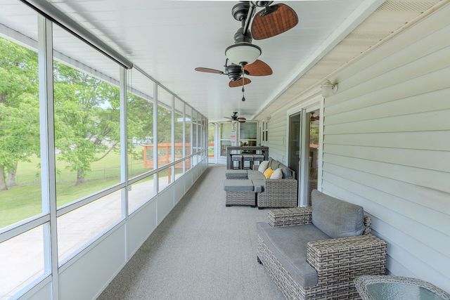 263 River Oaks Drive, Sparta, TN 38583