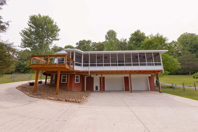 263 River Oaks Drive, Sparta, TN 38583