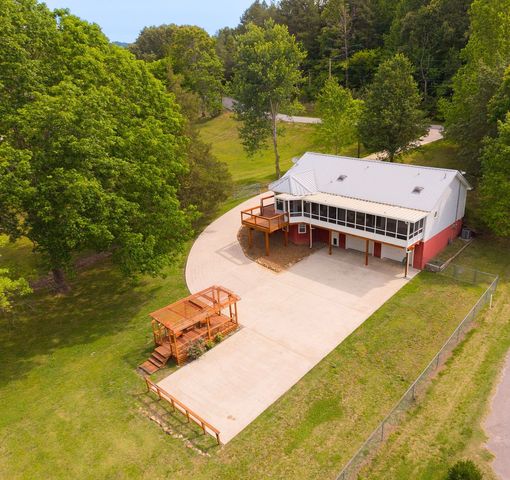 263 River Oaks Drive, Sparta, TN 38583