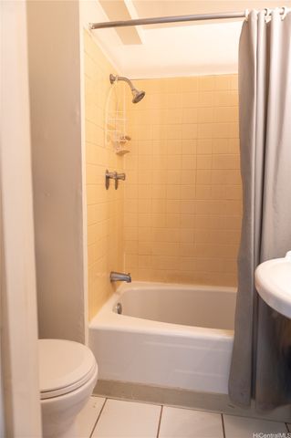 134 Kapahulu Avenue 707, Honolulu, HI 96815