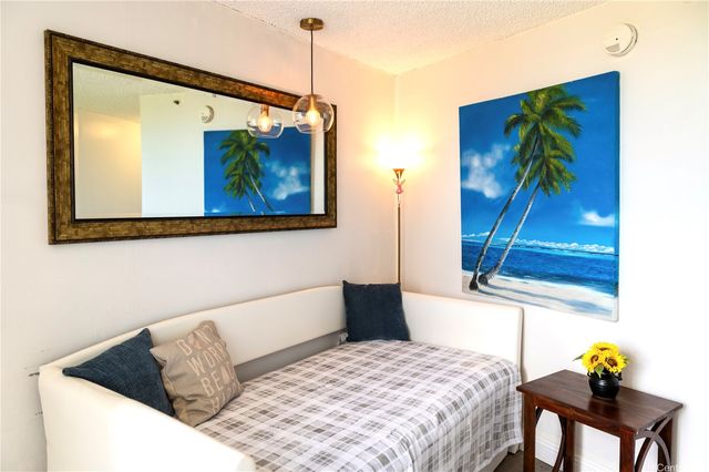 134 Kapahulu Avenue 707, Honolulu, HI 96815