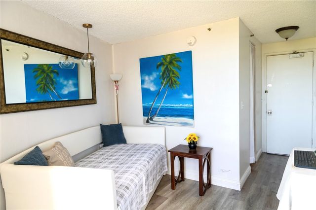 134 Kapahulu Avenue 707, Honolulu, HI 96815