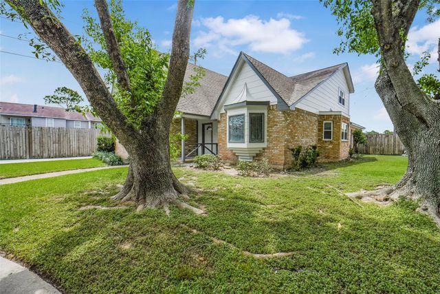 4138 Club Valley Drive, Houston, TX 77082