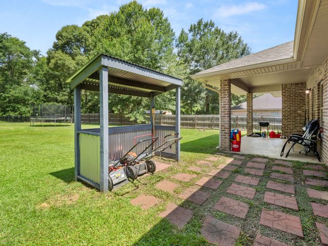 595 Lewis Perkins, Leesville, LA 71446