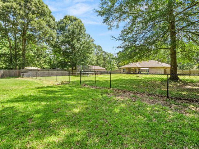 595 Lewis Perkins, Leesville, LA 71446