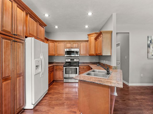 595 Lewis Perkins, Leesville, LA 71446