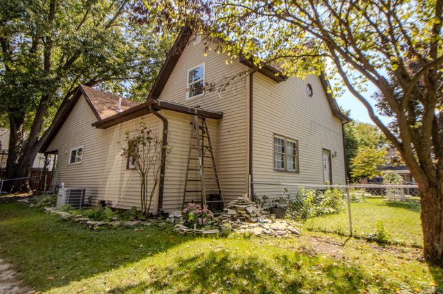 207 W Lake Street, Knox, IN 46534