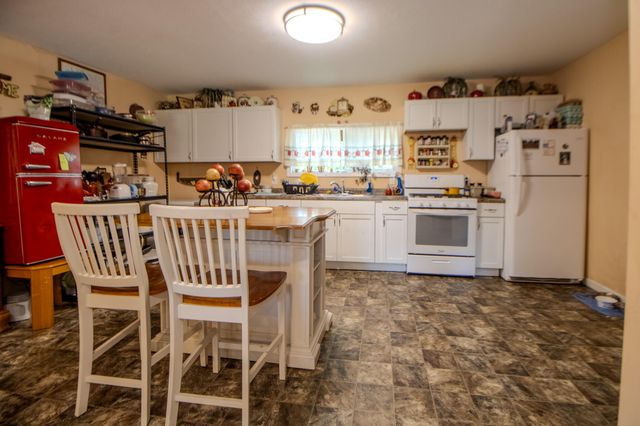 207 W Lake Street, Knox, IN 46534