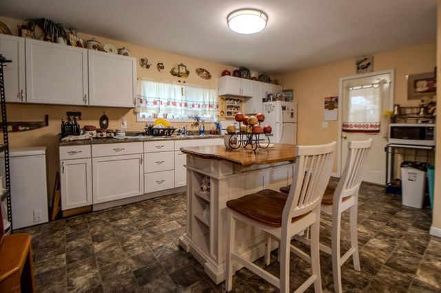 207 W Lake Street, Knox, IN 46534