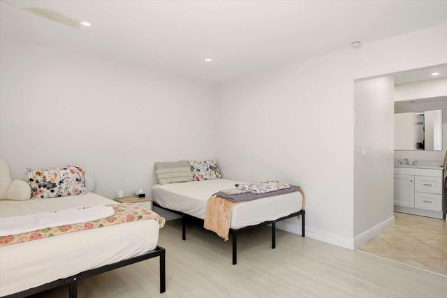 16750 NE 10th Avenue 312, North Miami Beach, FL 33162