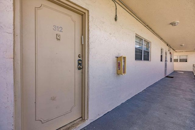 16750 NE 10th Avenue 312, North Miami Beach, FL 33162