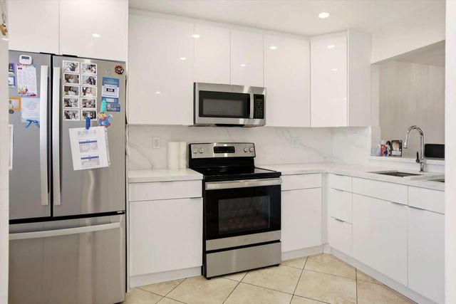 16750 NE 10th Avenue 312, North Miami Beach, FL 33162