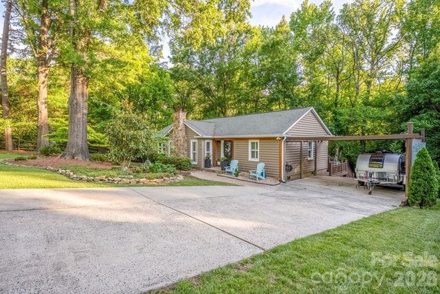 8038 Ritter Drive, Charlotte, NC 28270