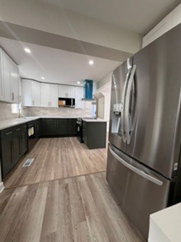 9755 S Maryland Avenue, Chicago, IL 60628